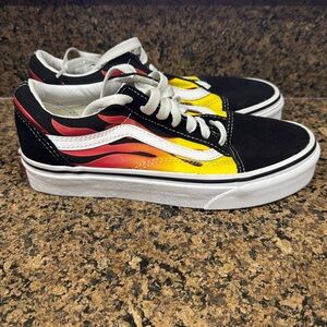 Authentic Barely worn vans flying size 5 women